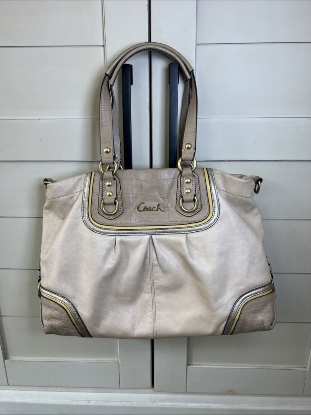 Coach (2013) Ashley Spectator Cream Beige Leather Purse Two Tone Classic